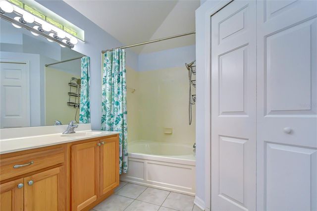 6010 SKYLARKCREST DRIVE, Lithia, FL 33547