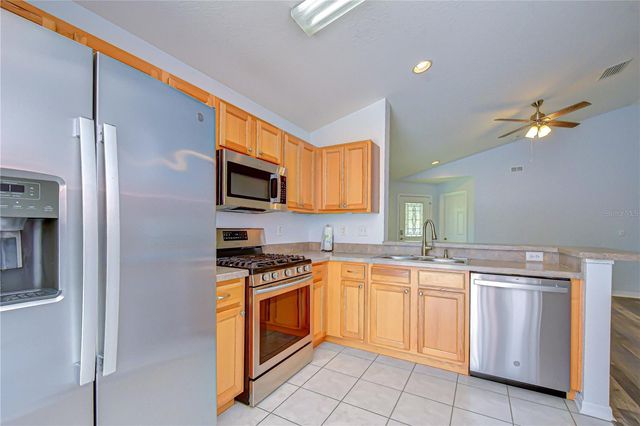 6010 SKYLARKCREST DRIVE, Lithia, FL 33547