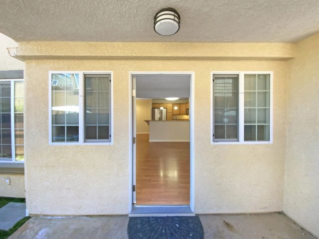5252 Balboa Arms Dr 171, San Diego, CA 92117