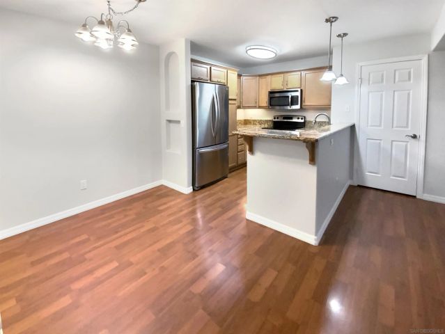 5252 Balboa Arms Dr 171, San Diego, CA 92117