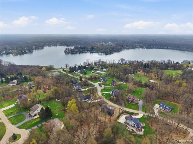 11810 Scenic Valley, Davisburg, MI 48350