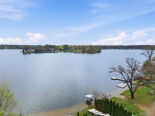 11810 Scenic Valley, Davisburg, MI 48350