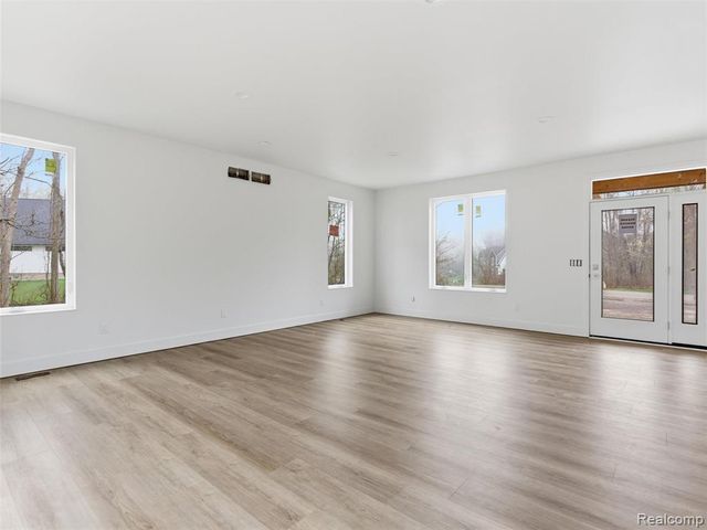 11810 Scenic Valley, Davisburg, MI 48350