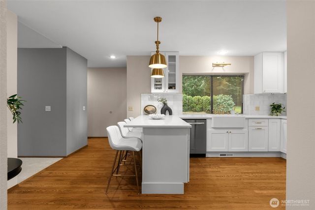 18557 W Lake Desire Drive SE, Renton, WA 98058