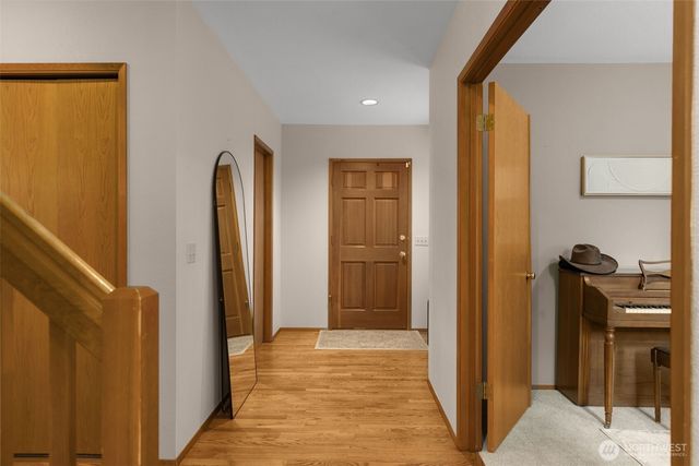 18557 W Lake Desire Drive SE, Renton, WA 98058