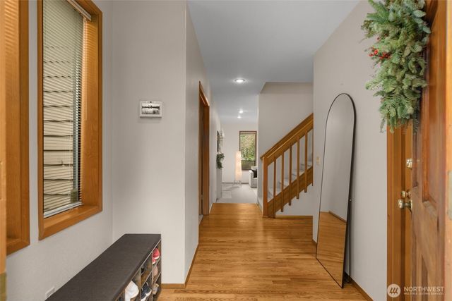 18557 W Lake Desire Drive SE, Renton, WA 98058