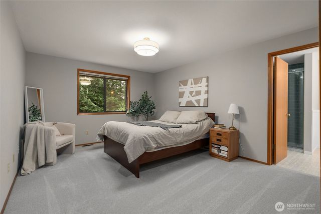 18557 W Lake Desire Drive SE, Renton, WA 98058