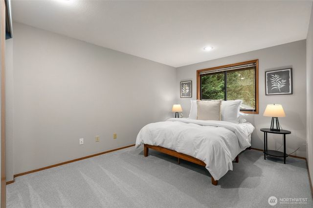 18557 W Lake Desire Drive SE, Renton, WA 98058