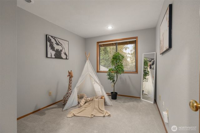 18557 W Lake Desire Drive SE, Renton, WA 98058