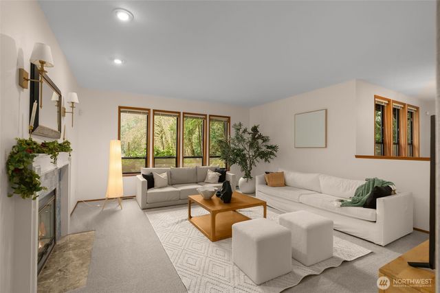 18557 W Lake Desire Drive SE, Renton, WA 98058