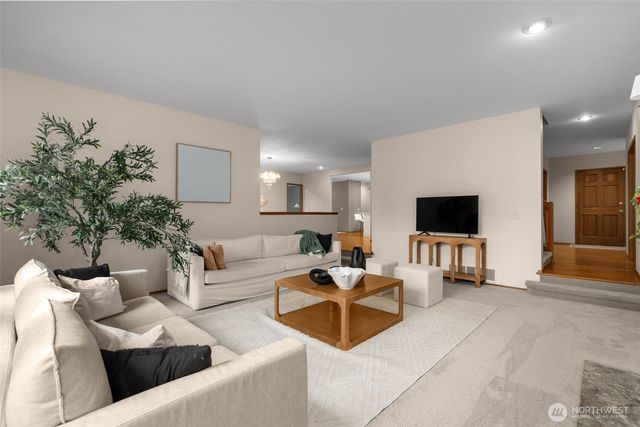 18557 W Lake Desire Drive SE, Renton, WA 98058