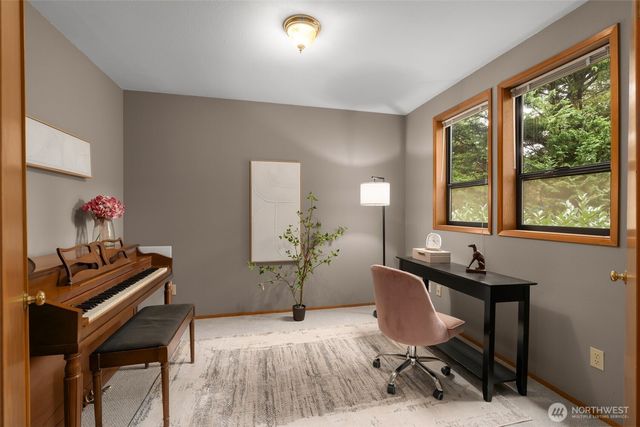 18557 W Lake Desire Drive SE, Renton, WA 98058