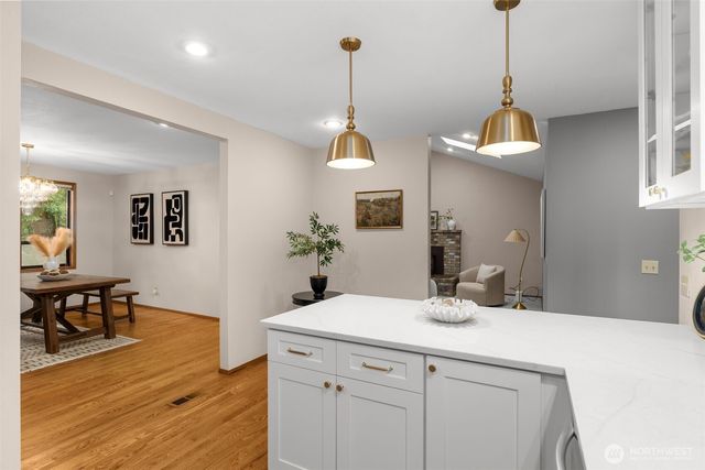 18557 W Lake Desire Drive SE, Renton, WA 98058