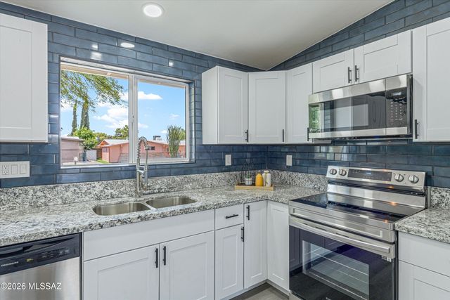 8957 E 25th Street, Tucson, AZ 85710