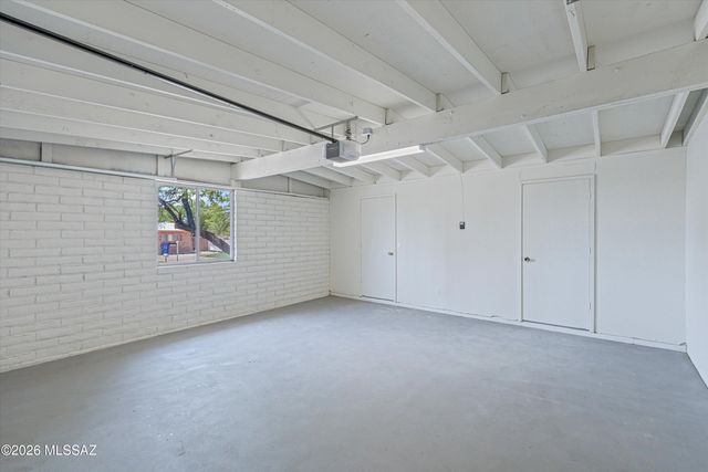 8957 E 25th Street, Tucson, AZ 85710