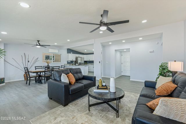 8957 E 25th Street, Tucson, AZ 85710