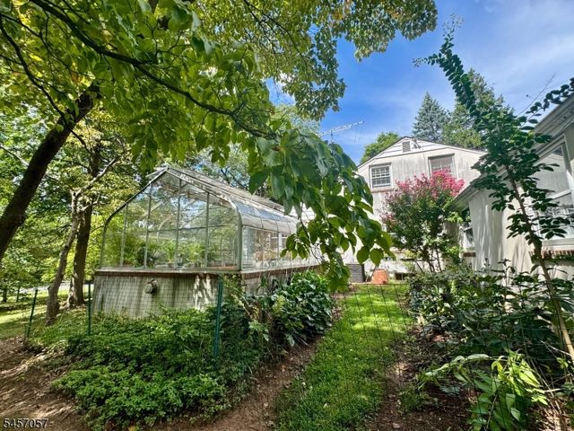 5 Oakura Ln, Bedminster Twp., NJ 07921