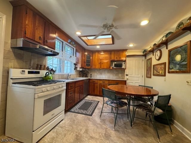 5 Oakura Ln, Bedminster Twp., NJ 07921