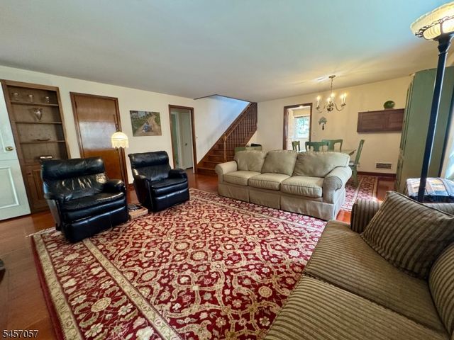 5 Oakura Ln, Bedminster Twp., NJ 07921