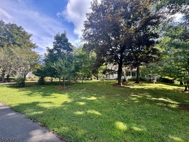 5 Oakura Ln, Bedminster Twp., NJ 07921