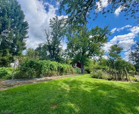 5 Oakura Ln, Bedminster Twp., NJ 07921