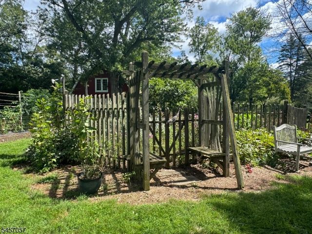 5 Oakura Ln, Bedminster Twp., NJ 07921
