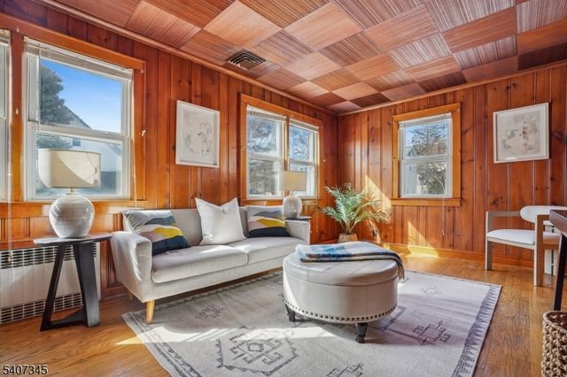 649 8Th St, Carlstadt Boro, NJ 07072