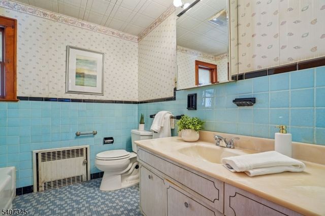 649 8Th St, Carlstadt Boro, NJ 07072