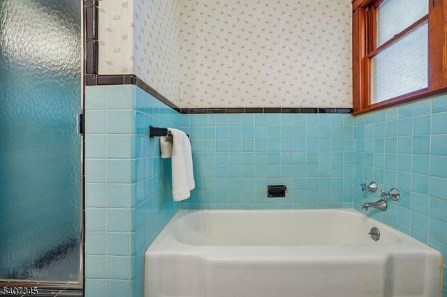 649 8Th St, Carlstadt Boro, NJ 07072