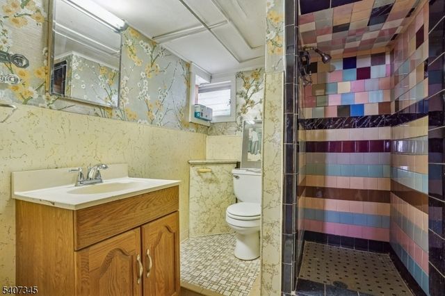 649 8Th St, Carlstadt Boro, NJ 07072