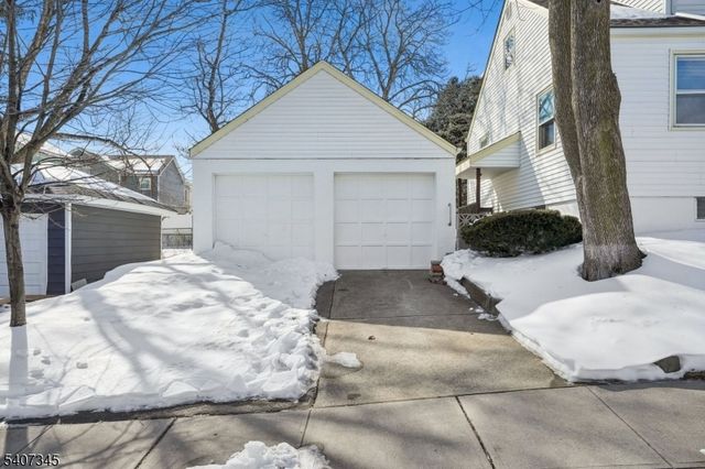 649 8Th St, Carlstadt Boro, NJ 07072