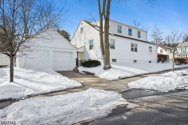 649 8Th St, Carlstadt Boro, NJ 07072