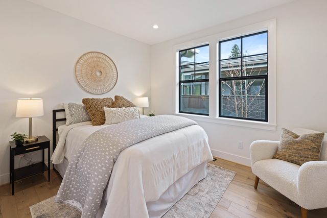 3330 NW Leavitt Lane 264, Bend, OR 97703