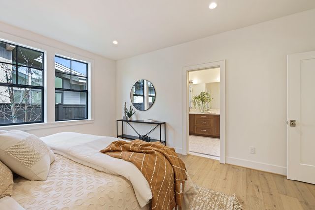 3330 NW Leavitt Lane 264, Bend, OR 97703