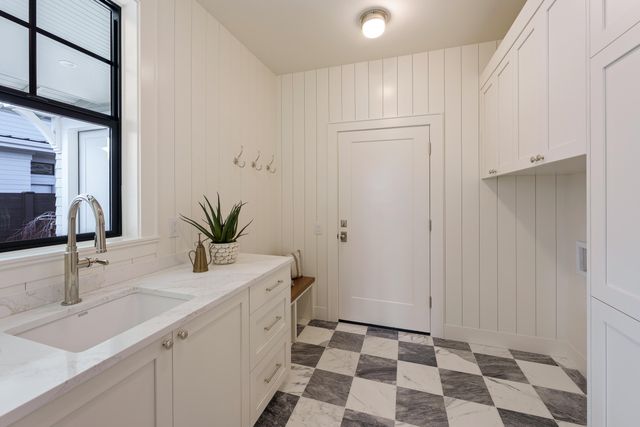 3330 NW Leavitt Lane 264, Bend, OR 97703