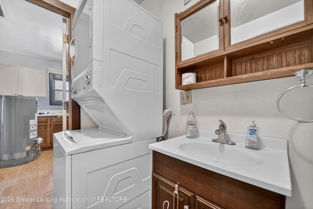122 & 124 E Mill Street, Bellevue, MI 49021