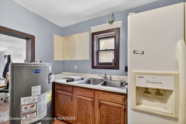 122 & 124 E Mill Street, Bellevue, MI 49021
