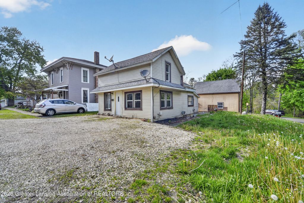 122 & 124 E Mill Street, Bellevue, MI 49021