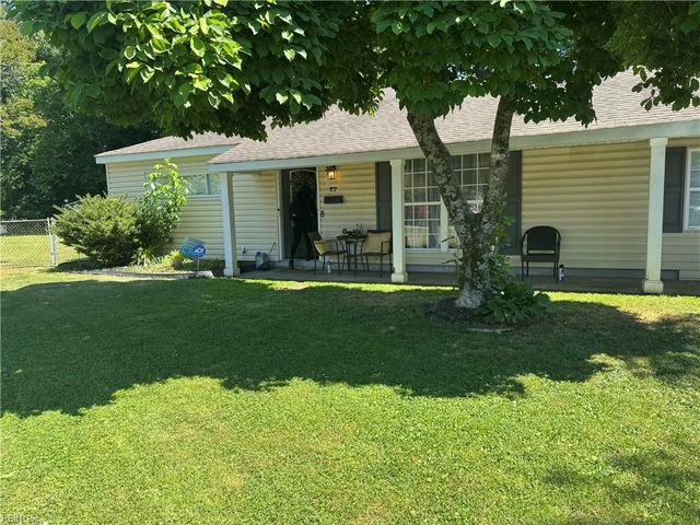 17 Cottage LN, Newport News, VA 23603