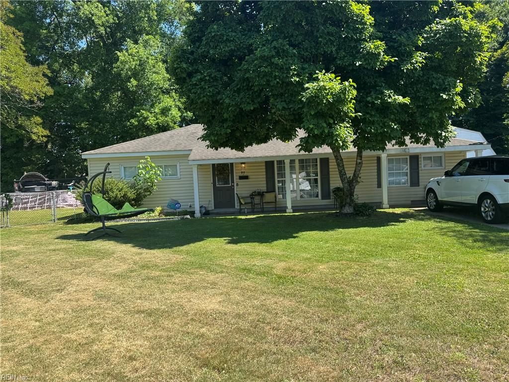 17 Cottage LN, Newport News, VA 23603