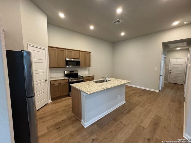 5410 Devils Gate Unit 2, Converse, TX 78109