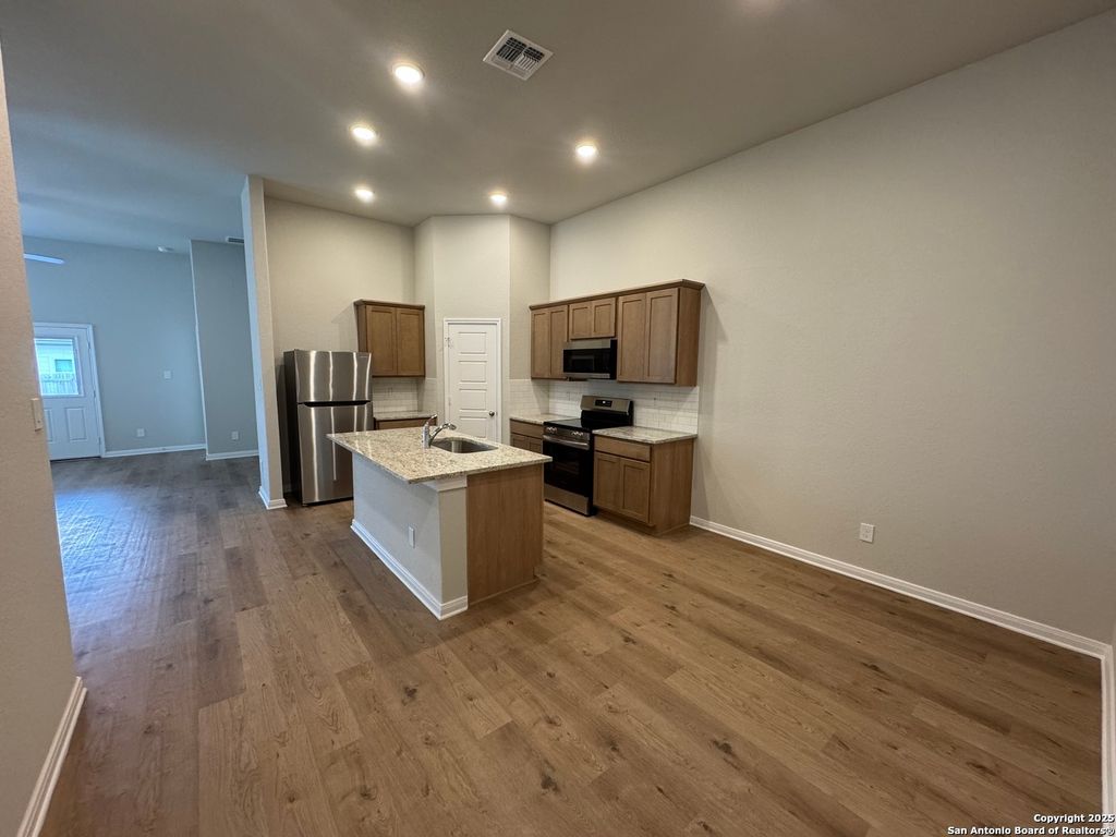 5410 Devils Gate Unit 2, Converse, TX 78109