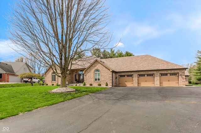 5344 W Stone Way, New Palestine, IN 46163