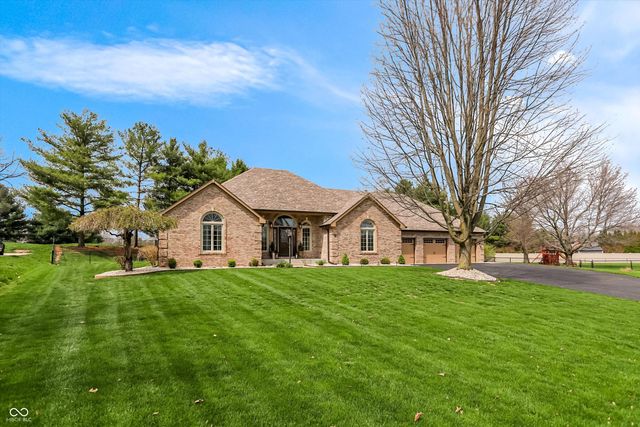 5344 W Stone Way, New Palestine, IN 46163