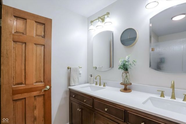 5344 W Stone Way, New Palestine, IN 46163