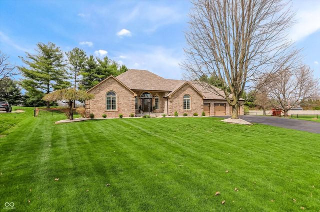5344 W Stone Way, New Palestine, IN 46163