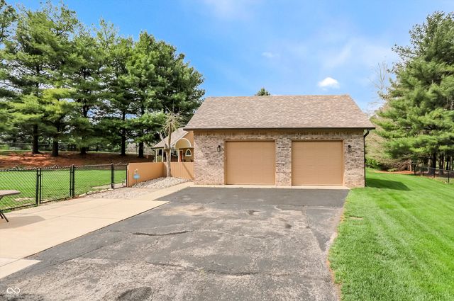 5344 W Stone Way, New Palestine, IN 46163
