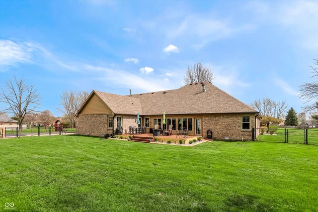 5344 W Stone Way, New Palestine, IN 46163
