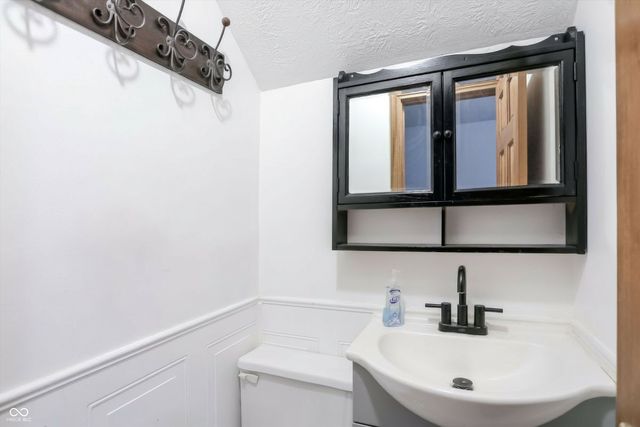 5344 W Stone Way, New Palestine, IN 46163