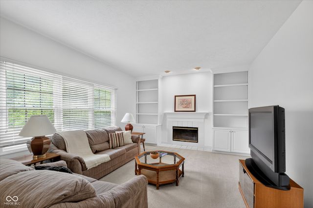 211 Wyndotte Drive, Carmel, IN 46032